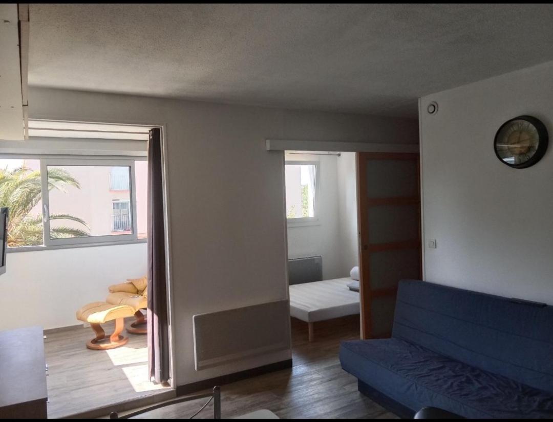 Frejus-Plage Et Centre-Ville, 28 M2, Accueil 4 Personnes, Francais, English Spoken Luaran gambar