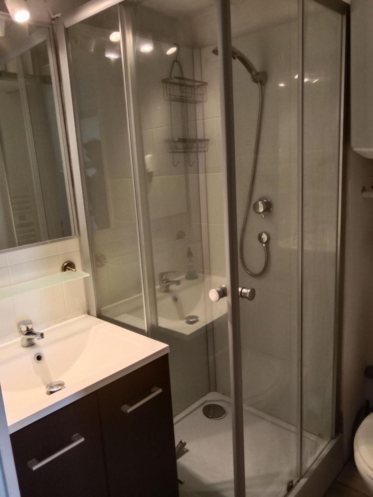 Frejus-Plage Et Centre-Ville, 28 M2, Accueil 4 Personnes, Francais, English Spoken Luaran gambar