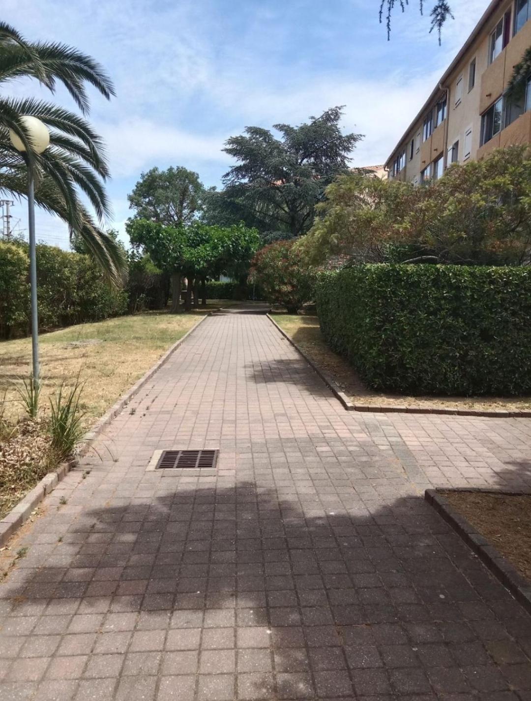 Frejus-Plage Et Centre-Ville, 28 M2, Accueil 4 Personnes, Francais, English Spoken Luaran gambar
